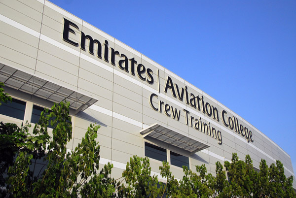 pojok artikel - Inilah Pelatihan Untuk Jadi Pramugari Emirates